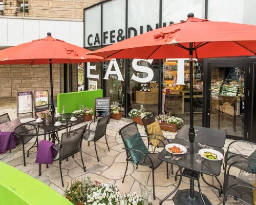 カフェ＆ダイニング　イースト