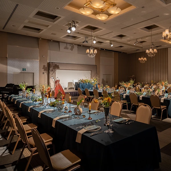 クリスタルホール