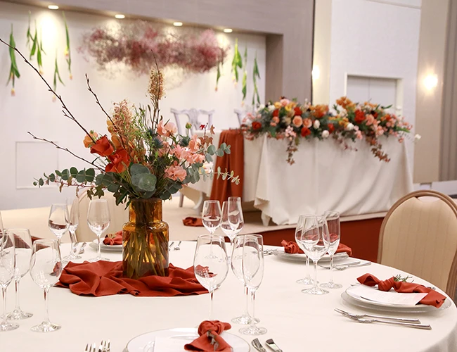 クリスタルホール