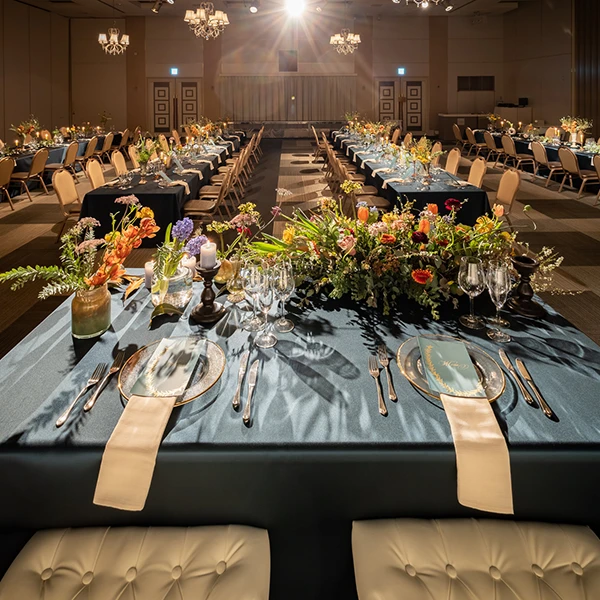 クリスタルホール